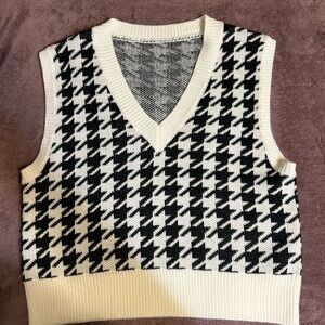 Houndstooth Patterned Black and White Sweater Vest